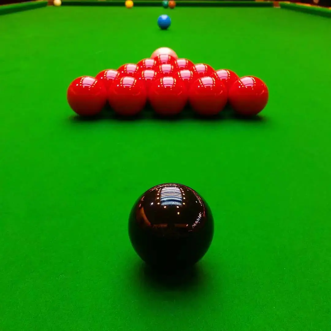 袁思俊VS瓦菲：2023斯诺克英国公开赛巅峰对决，谁能问鼎8强？